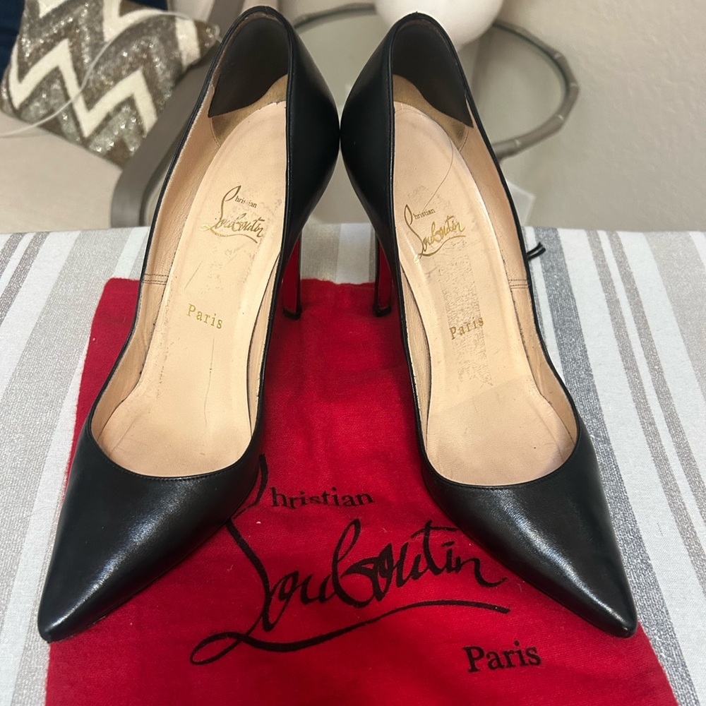 Christian Louboutin Black Heels size39 Apostrophy Pointy Toe Pump